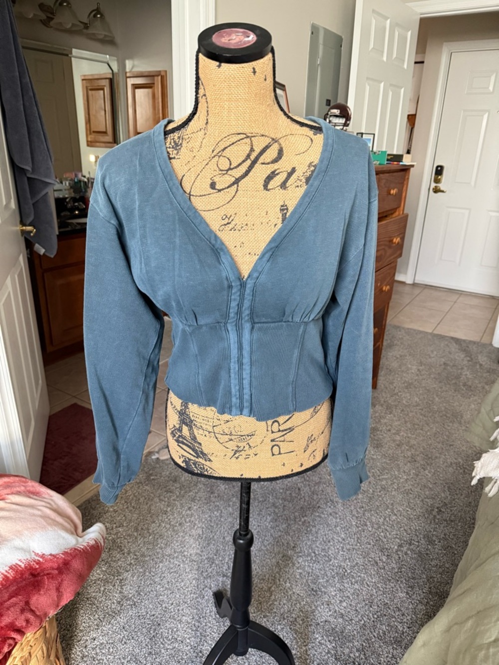 Pilcro Long-Sleeve Cropped Sweatshirt